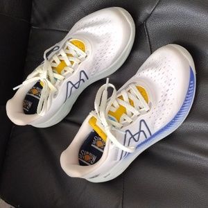 Karhu Fulcrum tennis shoes Size 7